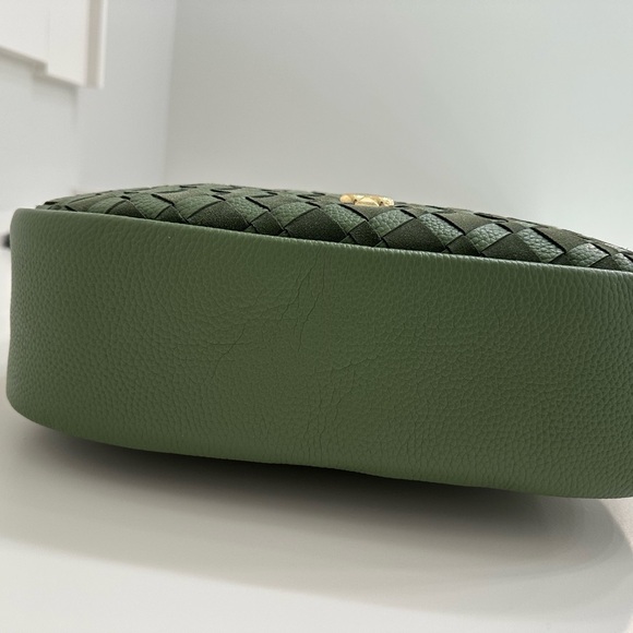 Chic Olive Woven Shoulder Bag - Picture 10 of 12